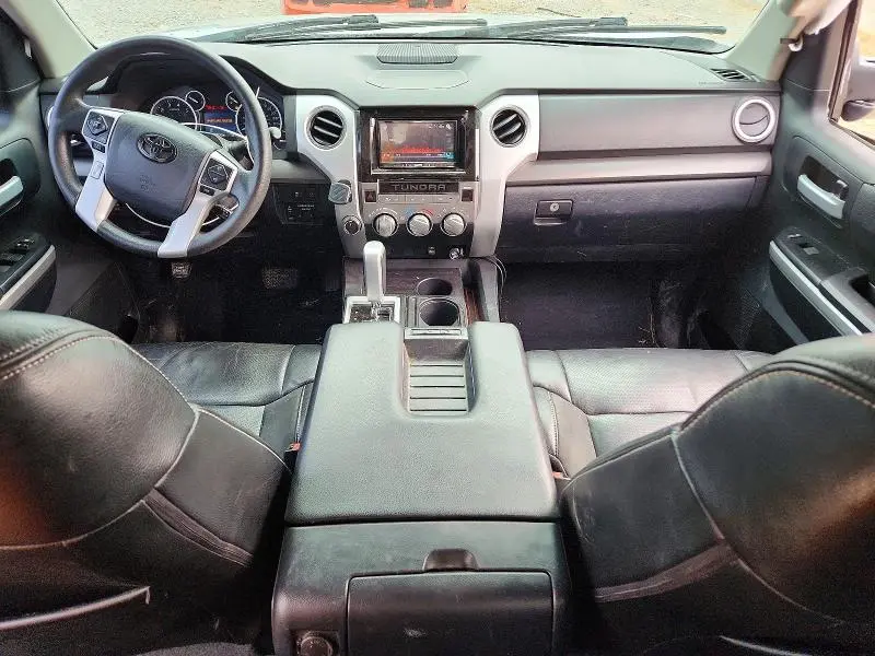 2017 TOYOTA TUNDRA SR5  