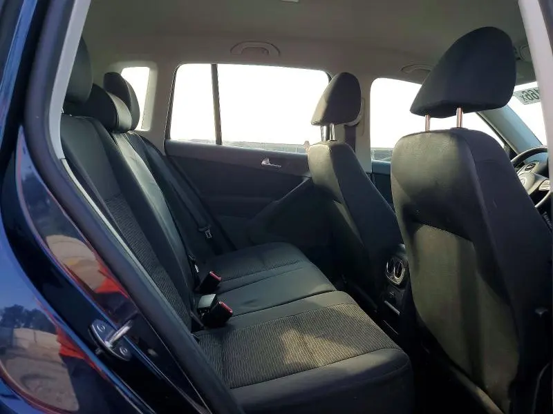 2015 VOLKSWAGEN TIGUAN S  
