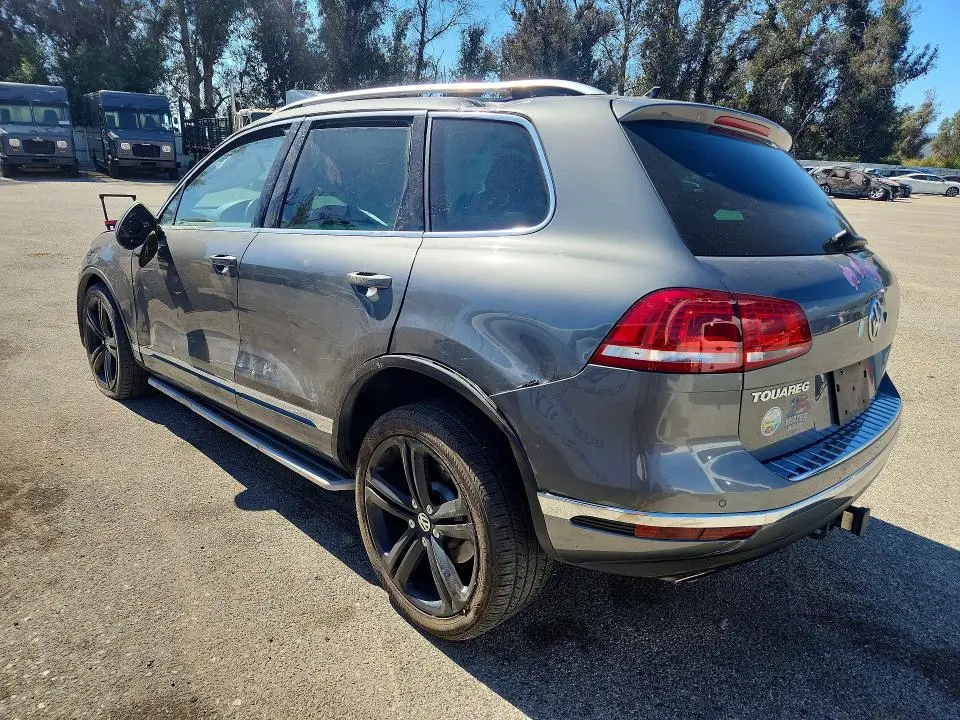 2017 VOLKSWAGEN TOUAREG EXECUTIVE  