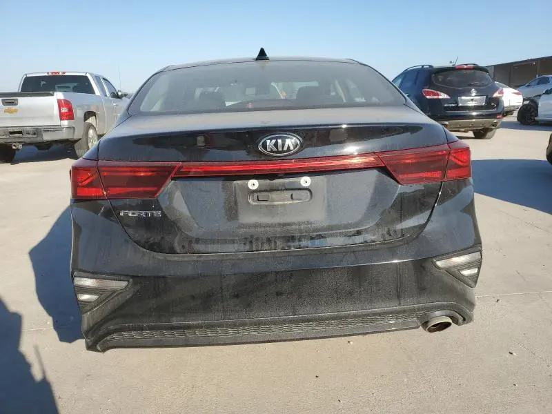 2021 KIA FORTE FE  