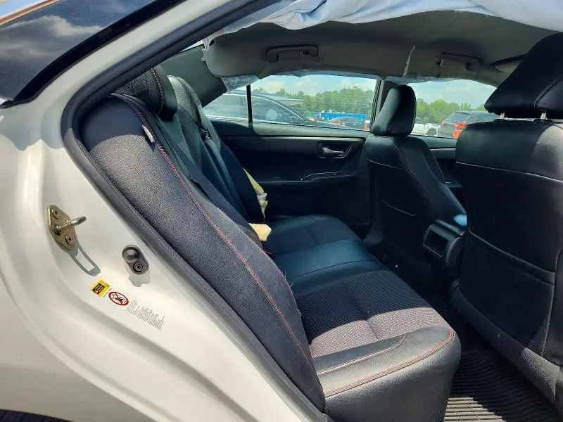 2017 TOYOTA CAMRY SE  
