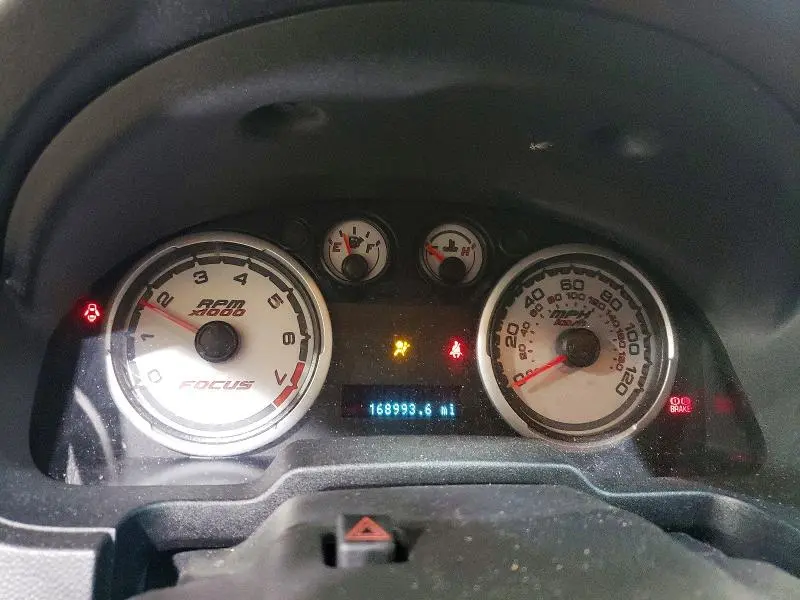 2010 FORD FOCUS SE  
