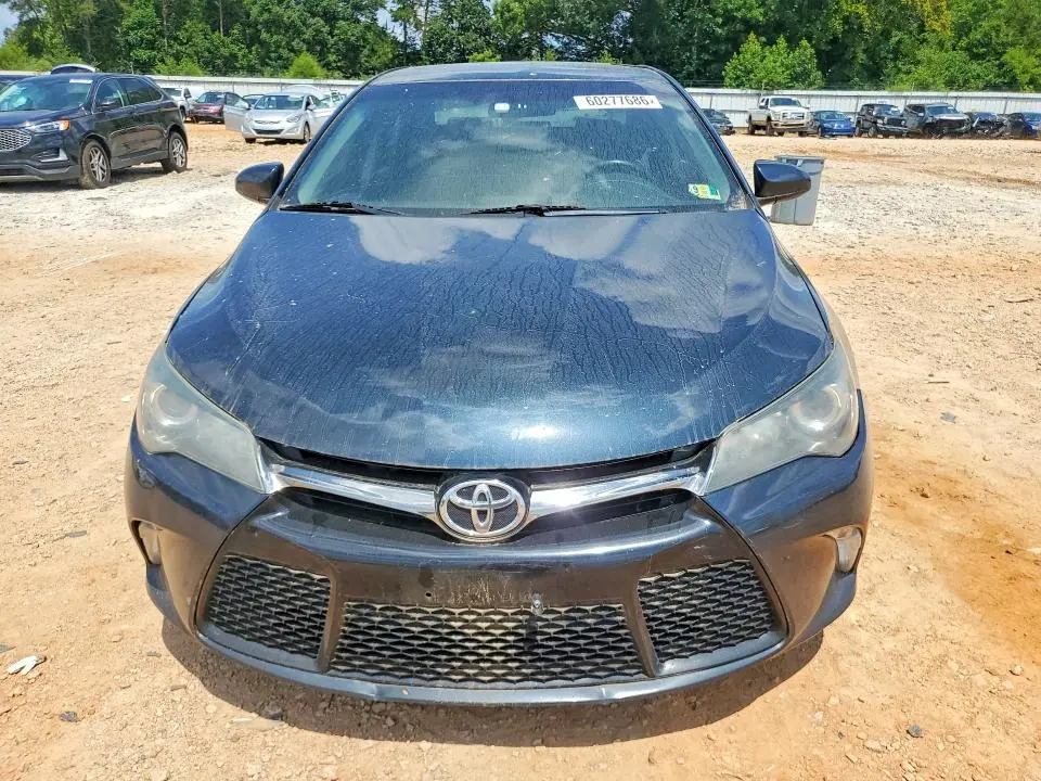 2015 TOYOTA CAMRY SE  