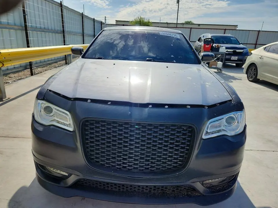 2016 CHRYSLER 300 LIMITED  