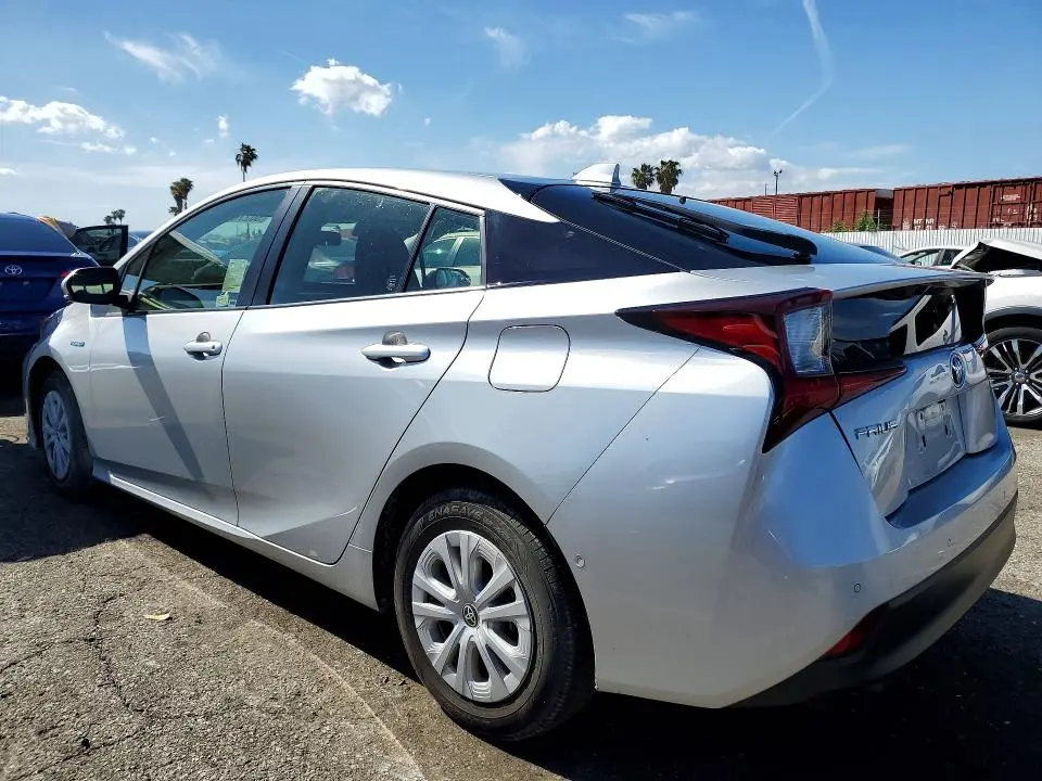 2022 TOYOTA PRIUS LE  