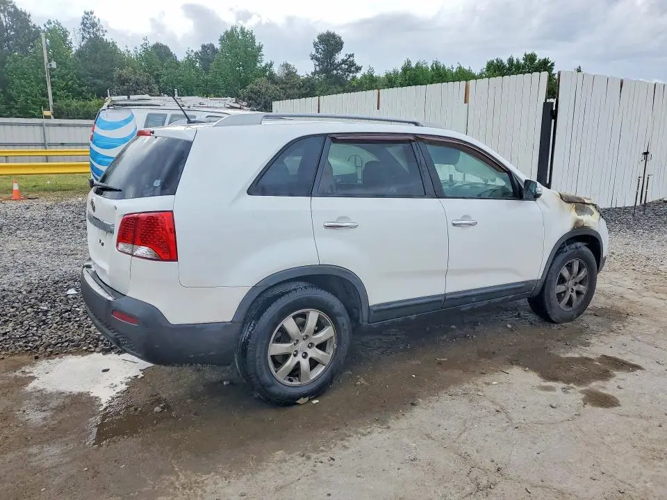 2011 KIA SORENTO LX  
