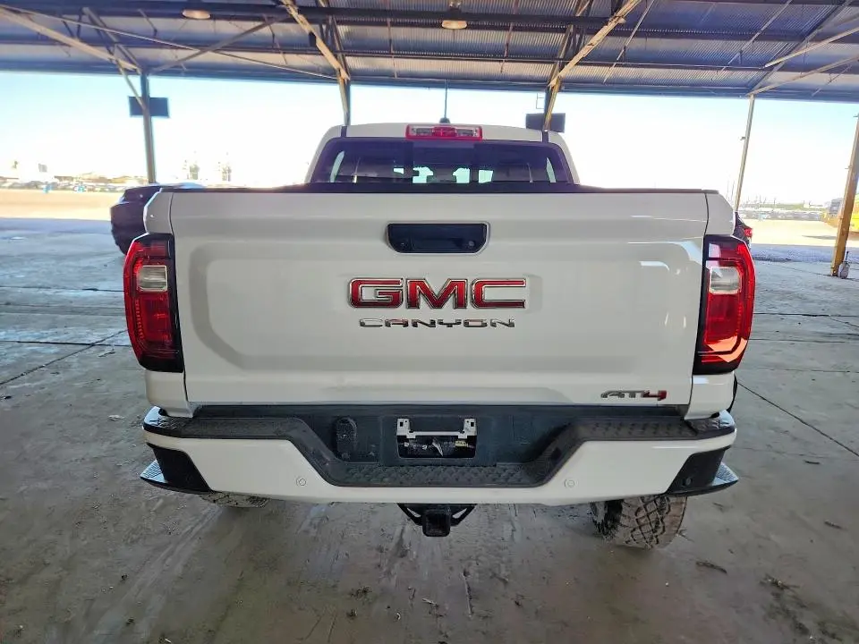 2025 GMC CANYON AT4  