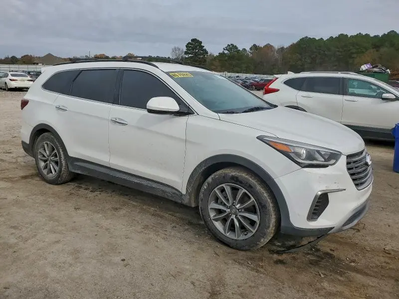 2018 HYUNDAI SANTA FE SE  