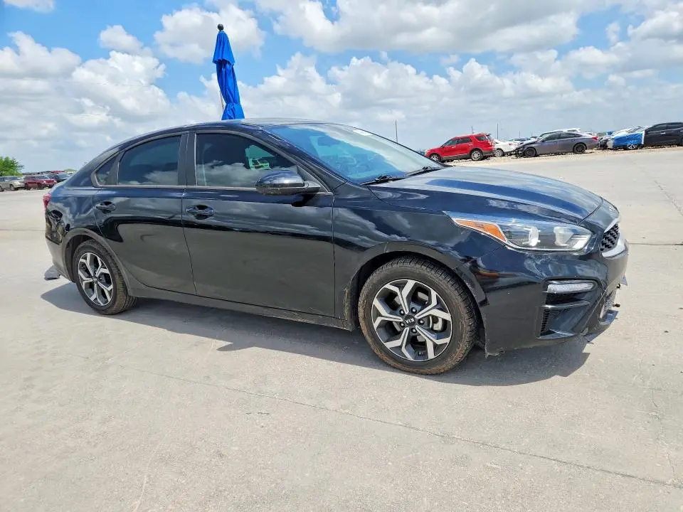 2021 KIA FORTE LXS  