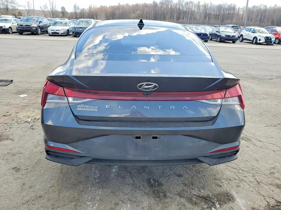 2021 HYUNDAI ELANTRA SEL  