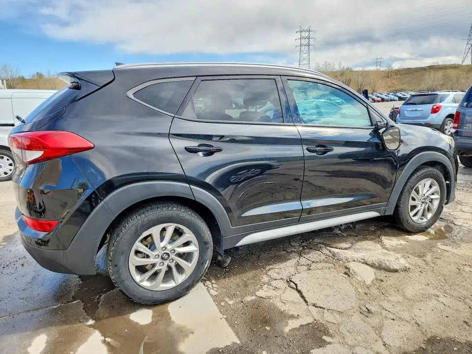 2017 HYUNDAI TUCSON SE PLUS  