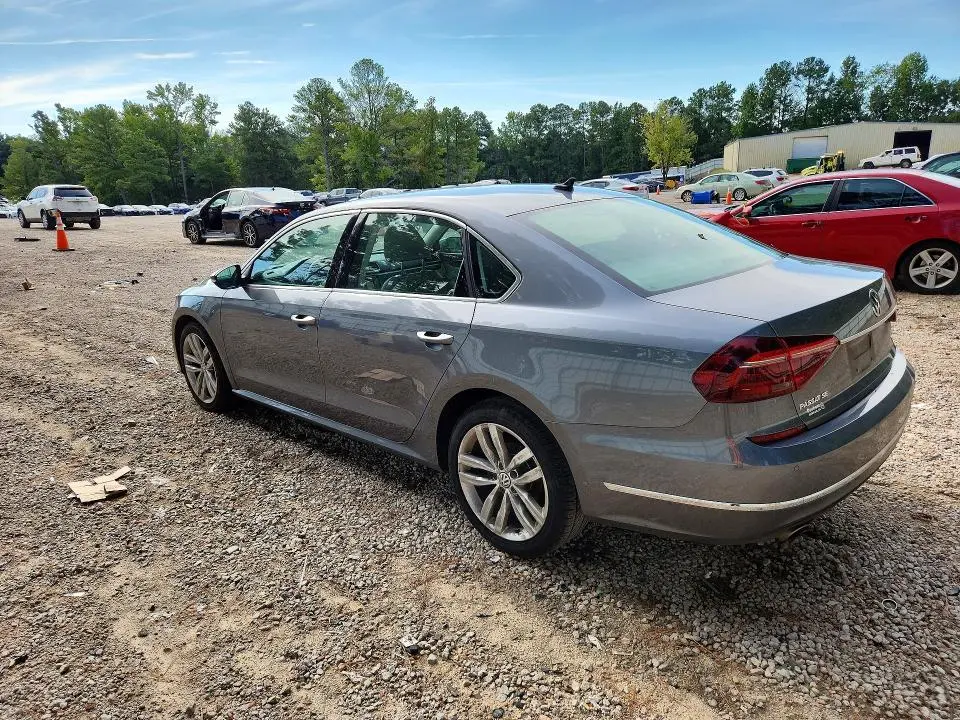 2018 VOLKSWAGEN PASSAT SE  