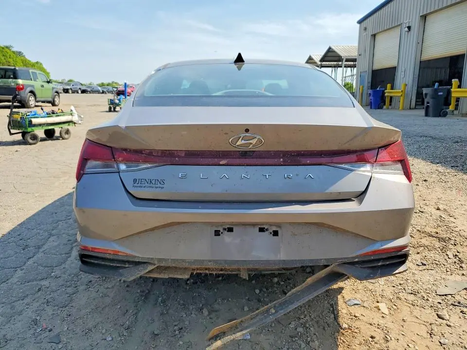 2023 HYUNDAI ELANTRA SE  