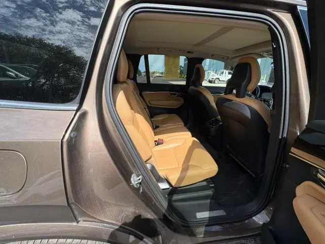 2016 VOLVO XC90 T6  