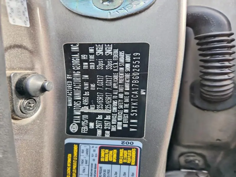2011 KIA SORENTO LX  
