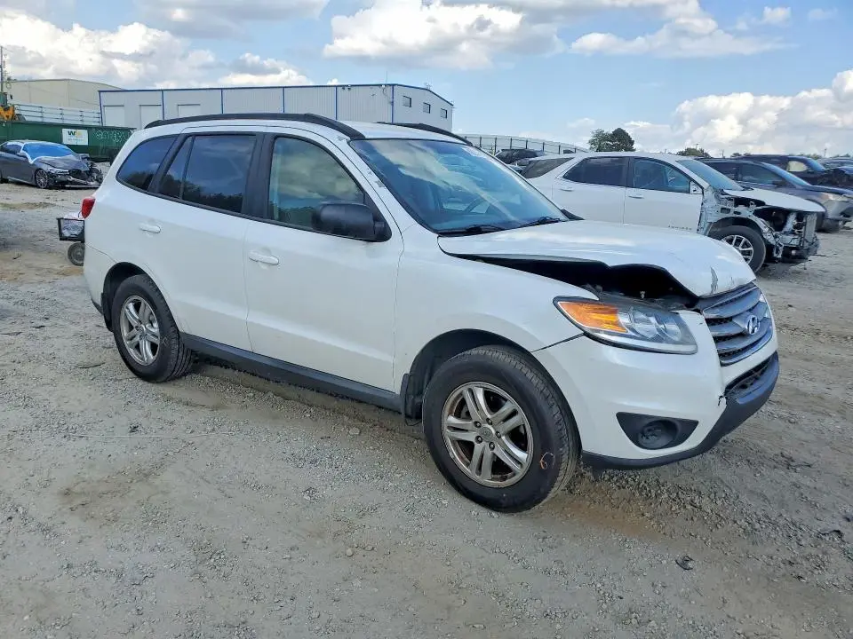 2012 HYUNDAI SANTA FE GLS  