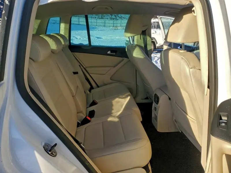 2011 VOLKSWAGEN TIGUAN S  