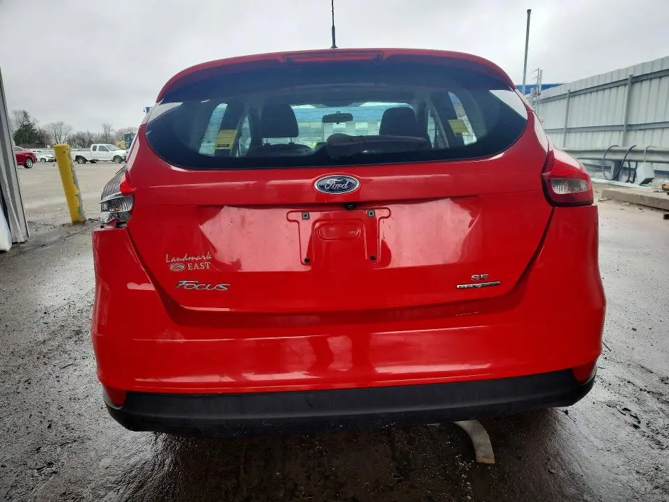 2015 FORD FOCUS SE  