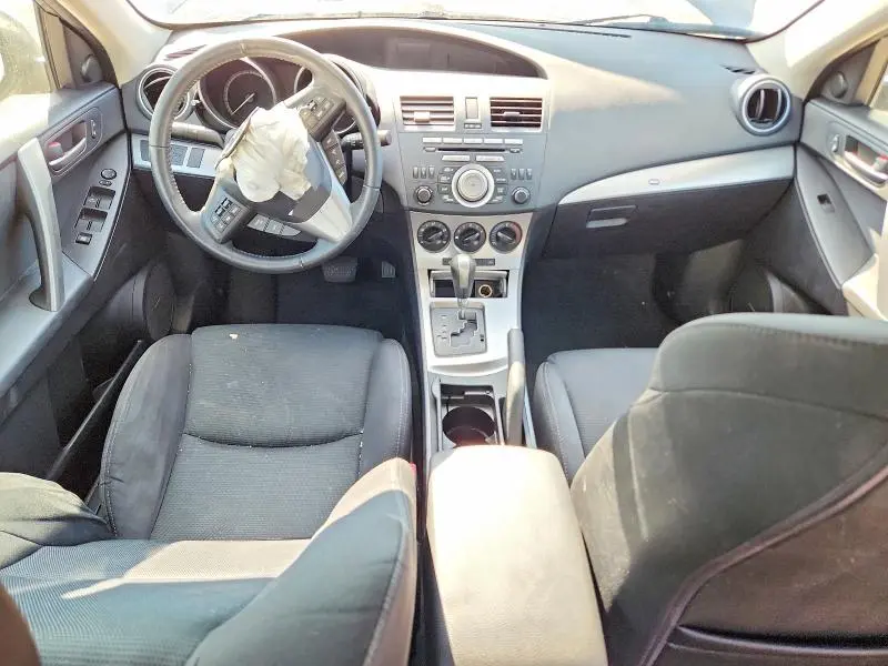 2011 MAZDA 3 S  