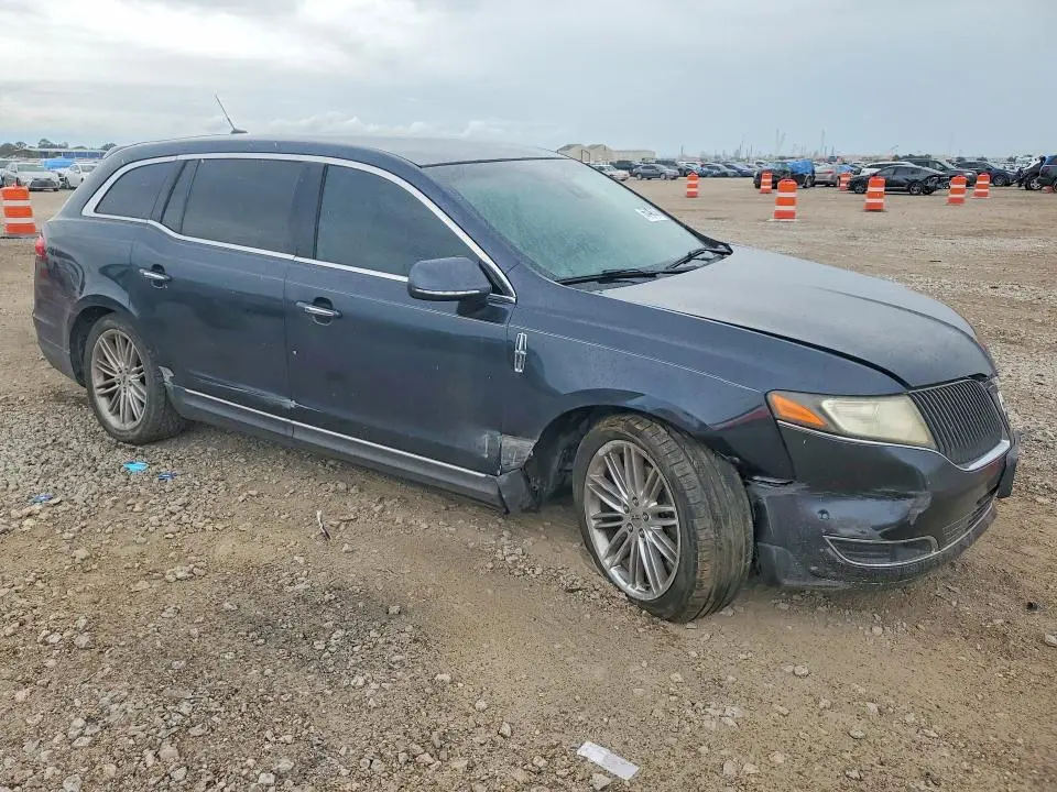 2013 LINCOLN MKT   