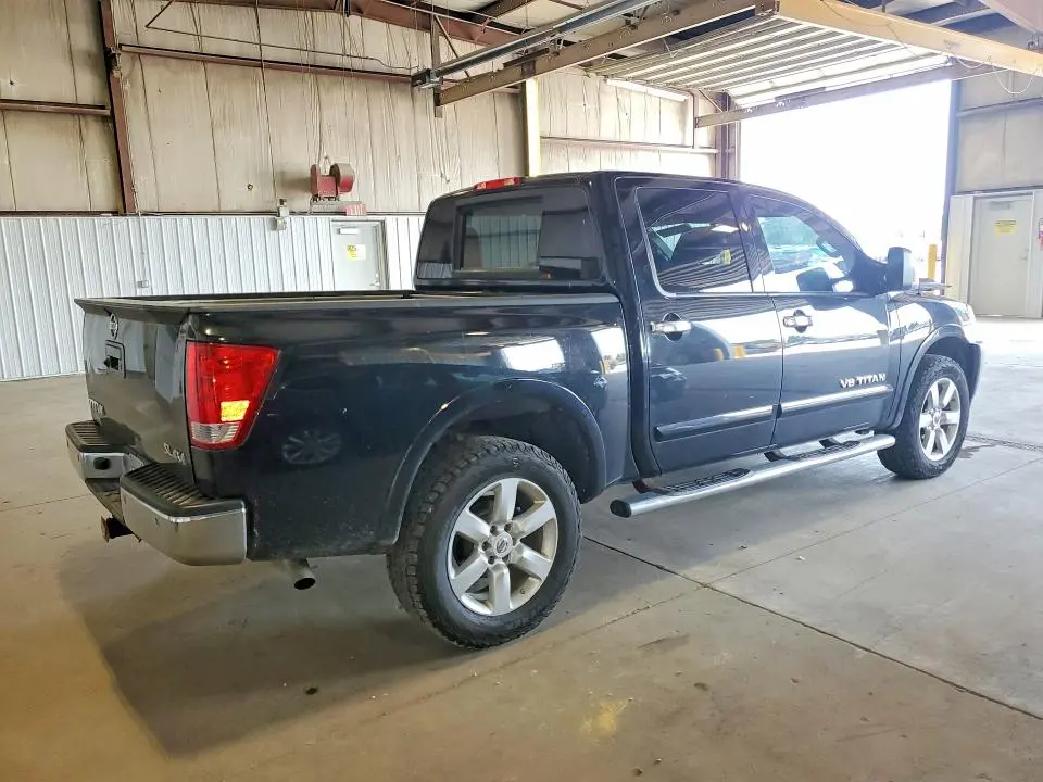 2014 NISSAN TITAN SL  