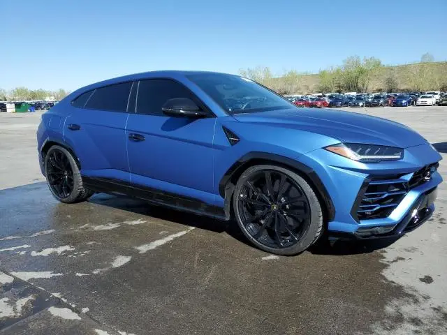 2020 LAMBORGHINI URUS   