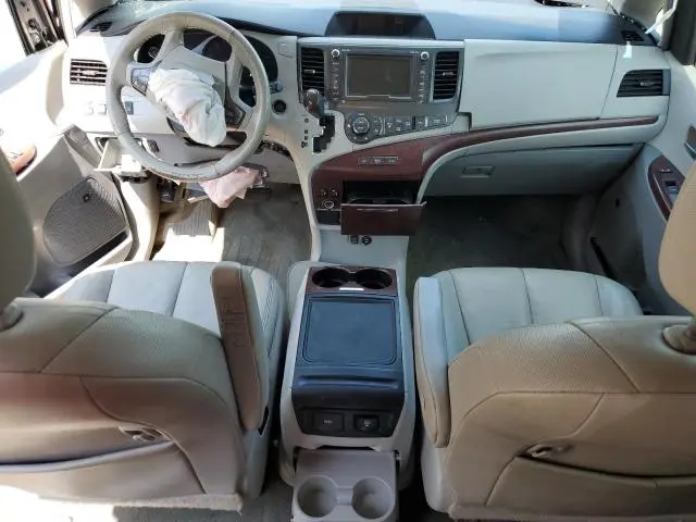 2014 TOYOTA SIENNA XLE  