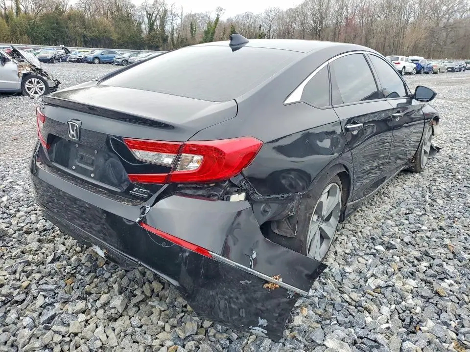 2018 HONDA ACCORD TOURING  