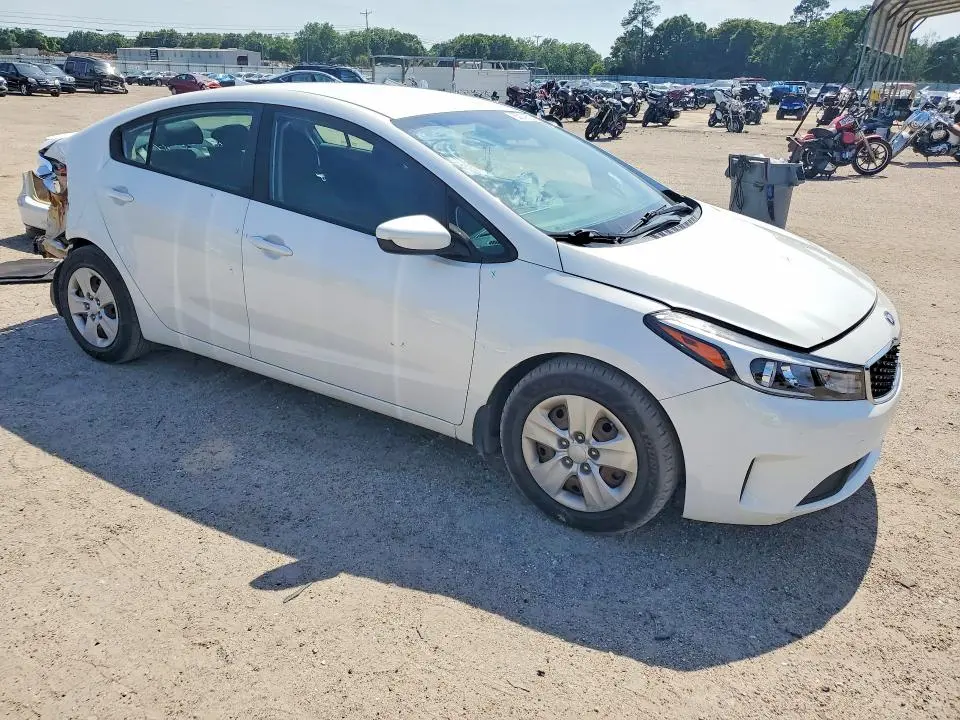 2018 KIA FORTE LX  