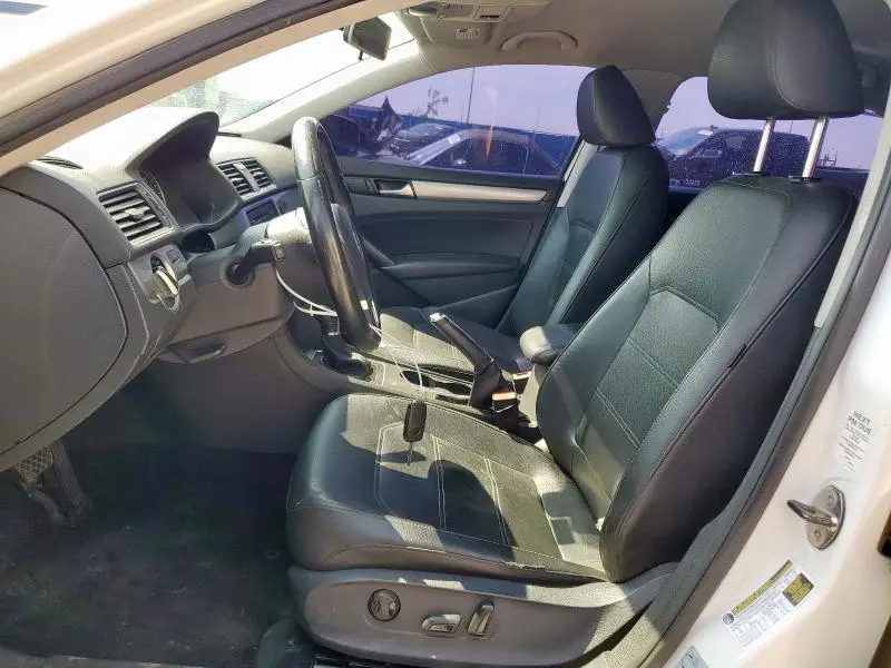 2014 VOLKSWAGEN PASSAT S  