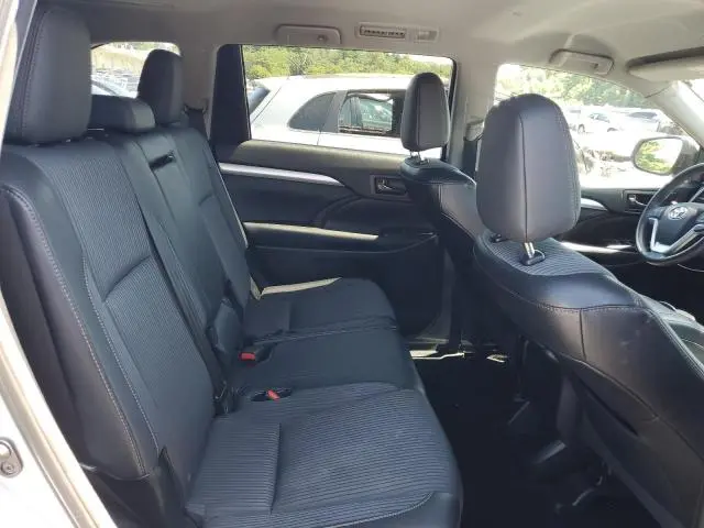 2016 TOYOTA HIGHLANDER LE  