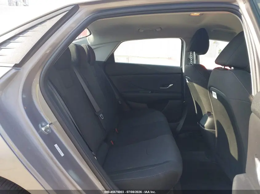 2023 HYUNDAI ELANTRA SE