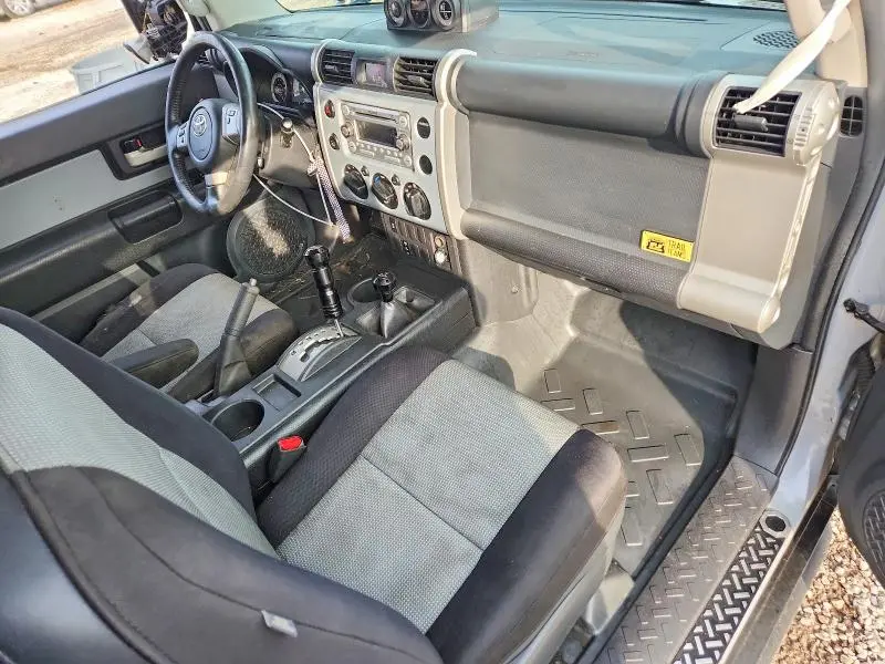 2013 TOYOTA FJ CRUISER BASE  