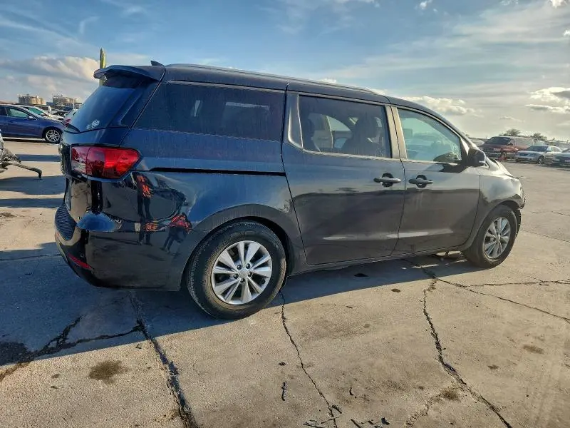 2017 KIA SEDONA LX  