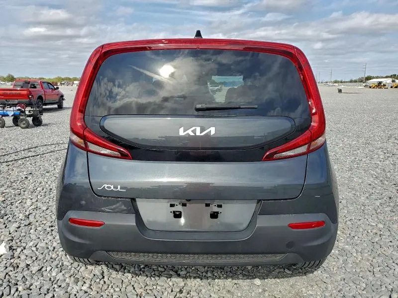 2022 KIA SOUL LX  