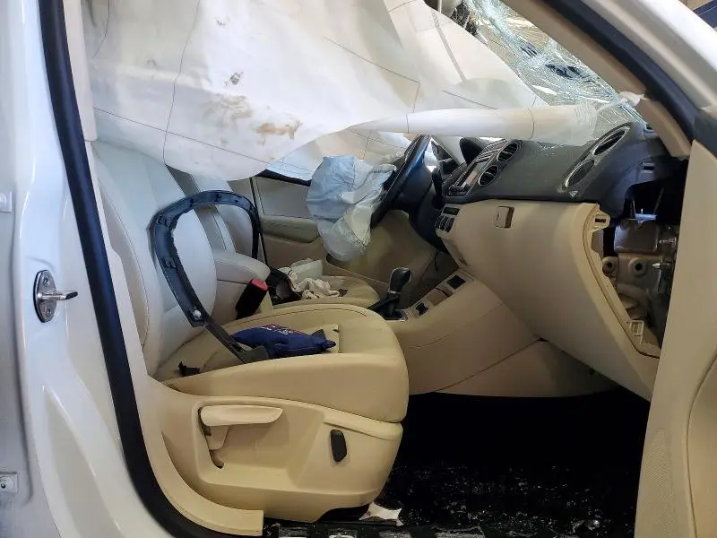 2016 VOLKSWAGEN TIGUAN S  