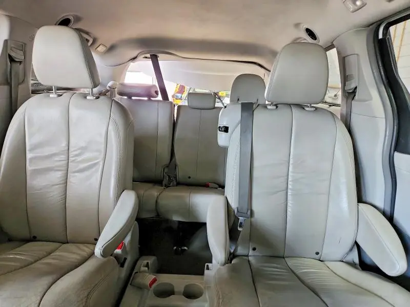 2012 TOYOTA SIENNA   