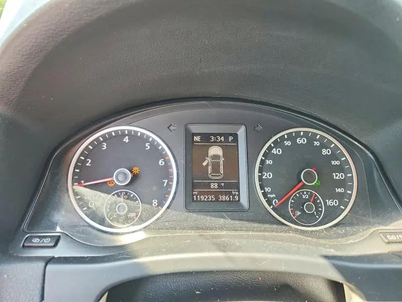 2013 VOLKSWAGEN TIGUAN S  