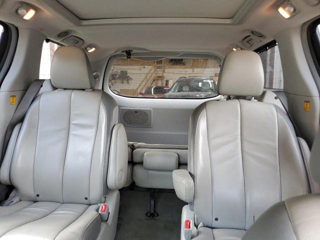 2013 TOYOTA SIENNA XLE