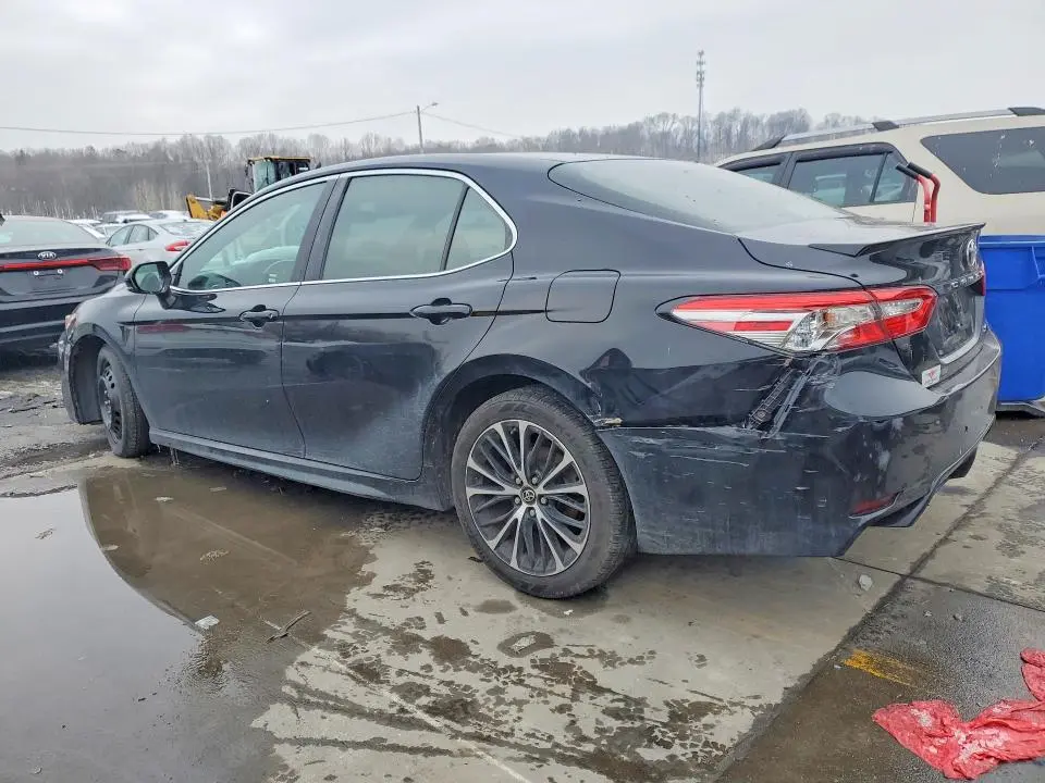 2018 TOYOTA CAMRY SE  