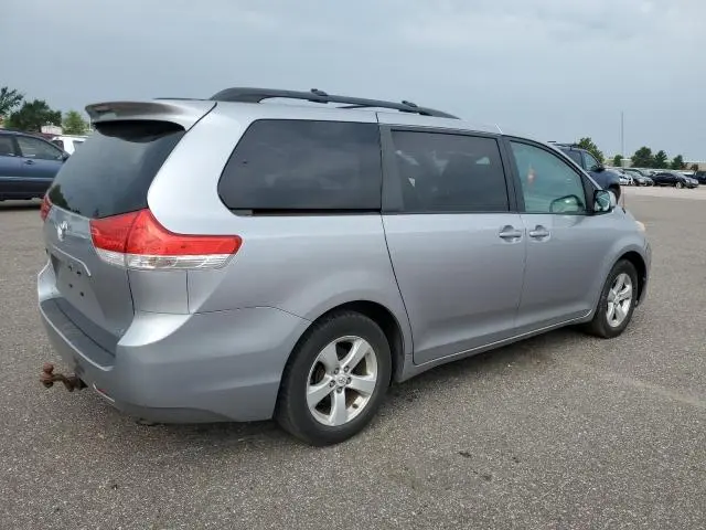 2011 TOYOTA SIENNA LE  