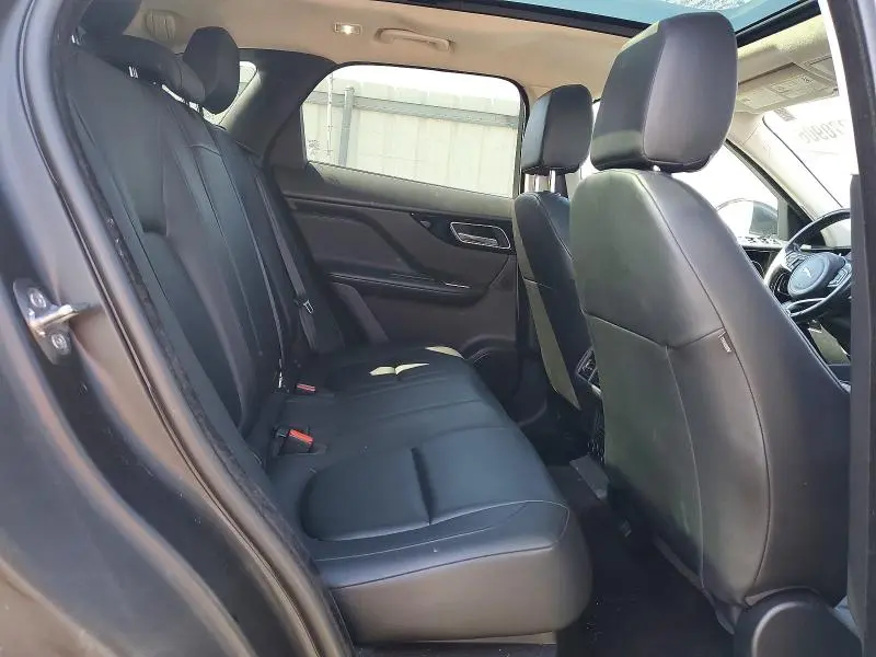 2019 JAGUAR F-PACE   