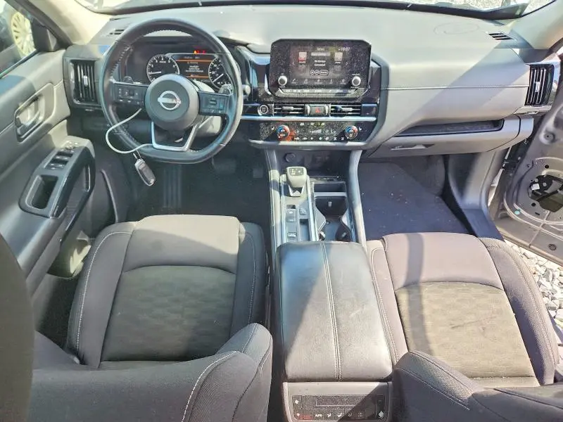 2023 NISSAN PATHFINDER SV  