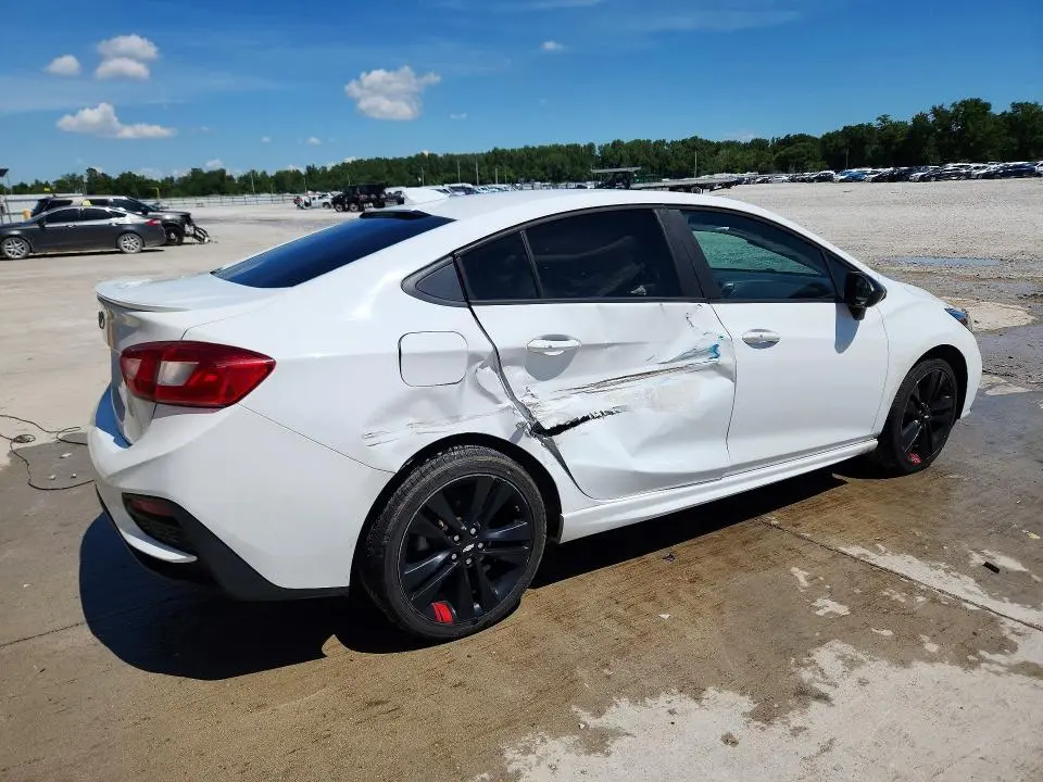 2018 CHEVROLET CRUZE LT  