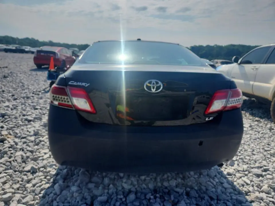 2011 TOYOTA CAMRY LE  