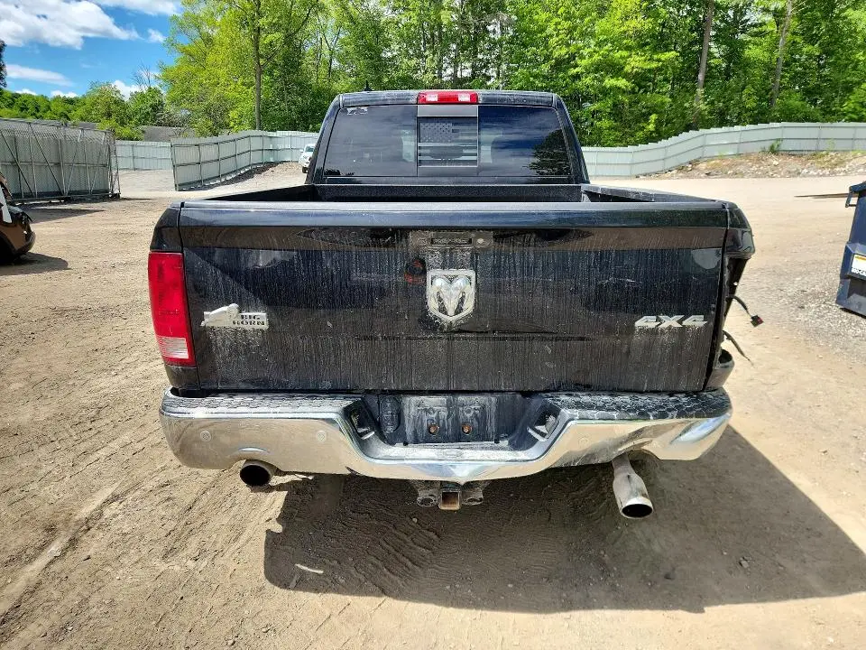 2016 RAM 1500 SLT  