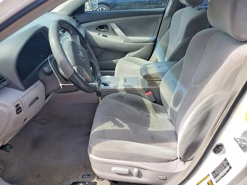 2011 TOYOTA CAMRY LE  
