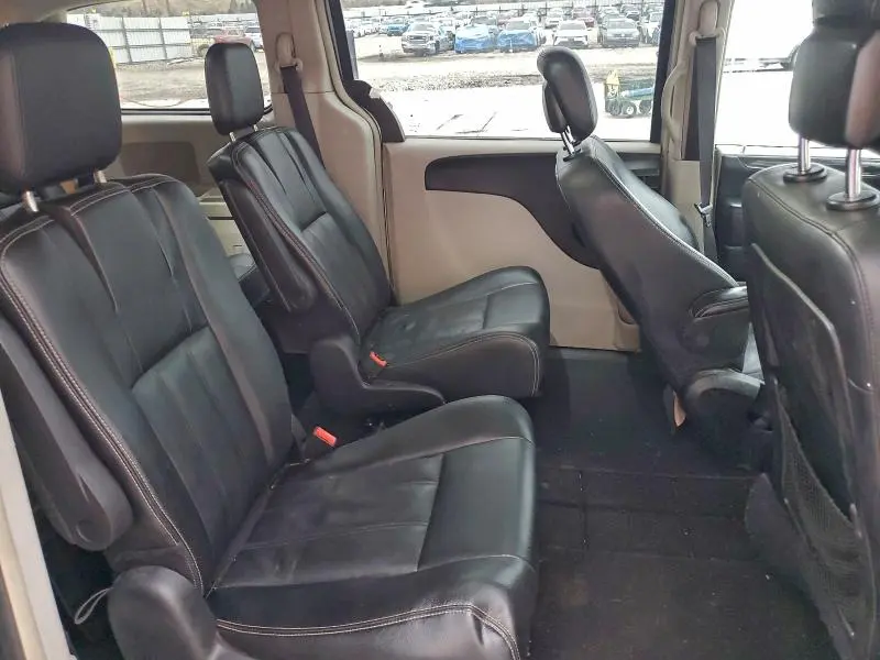 2016 CHRYSLER TOWN & COUNTRY TOURING  