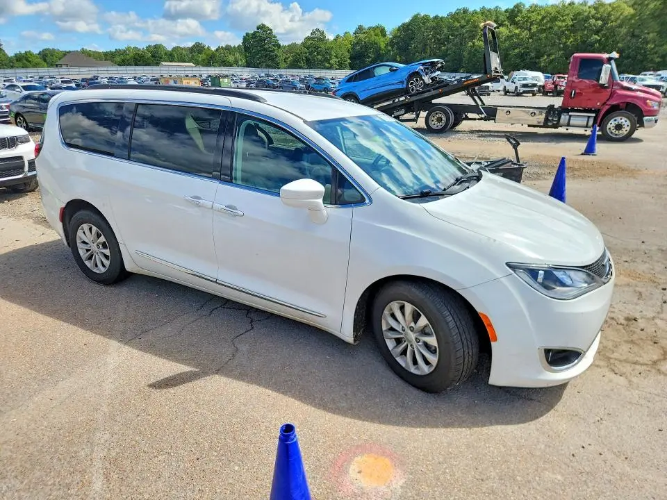 2017 CHRYSLER PACIFICA TOURING L  