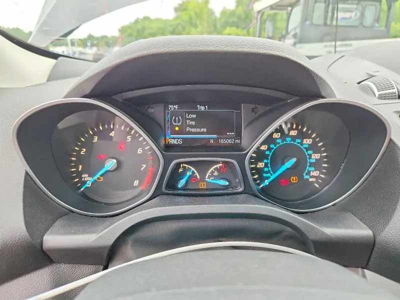 2016 FORD ESCAPE SE  